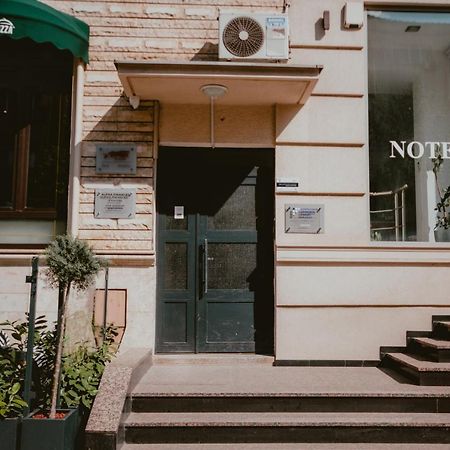 Bloom Suites 普里什蒂纳 外观 照片